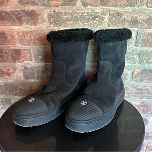 Louis Vuitton Suede Calfskin Fur Trim Monogram Breezy Flat Ankle Boots 38 Black